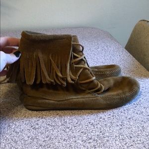Minnetonka Lace up Ankle Boot Moccasins